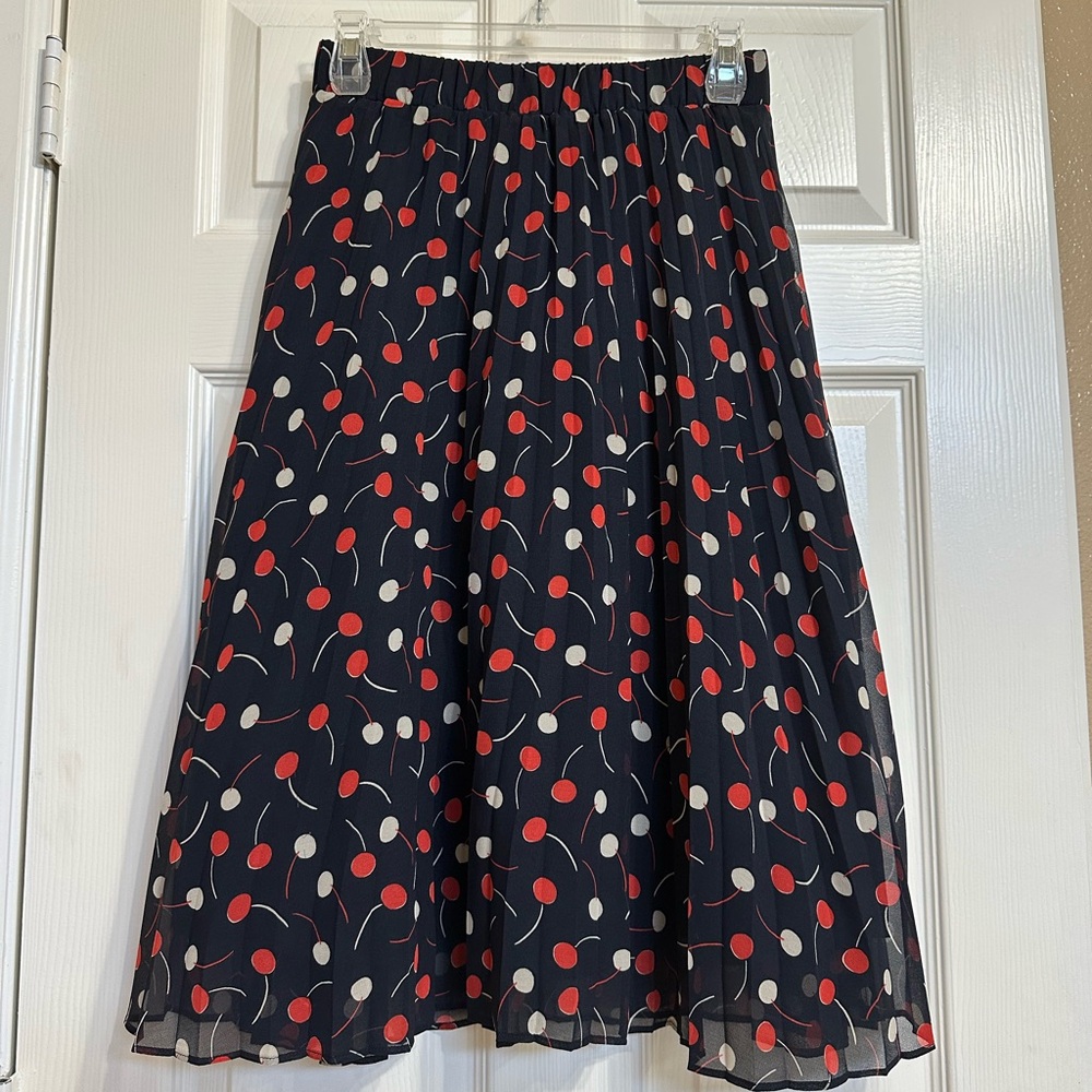 Ann Taylor Navy and Red Polka Dot Midi Skirt ♥️